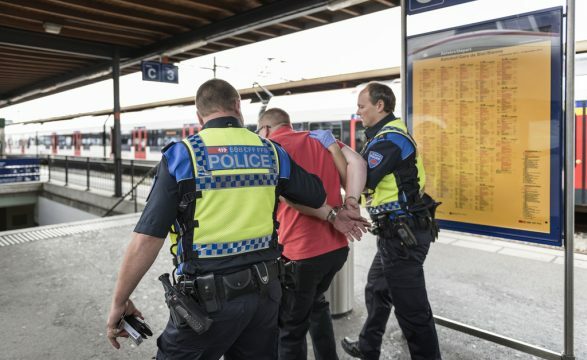 Deputetja zvicerane kërkon që mjekët të raportojnë pacientët e rrezikshëm te policia