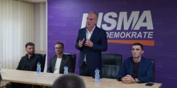 Limaj mobilizon strukturat e Nismës në Prishtinë: Stop krizës, ndrysho Kosovën