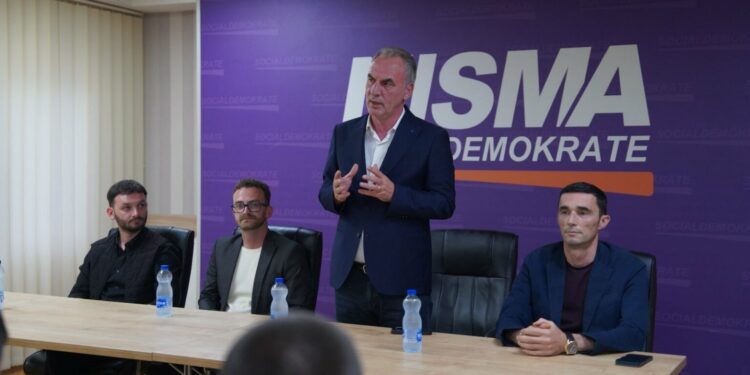 Limaj mobilizon strukturat e Nismës në Prishtinë: Stop krizës, ndrysho Kosovën