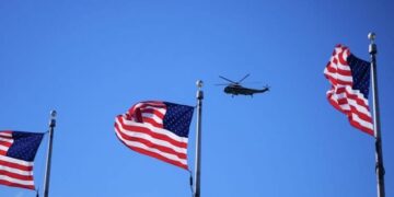 CENTCOM: Forcat amerikane zmbrapsën një seri sulmesh iraniane me raketa dhe dronë