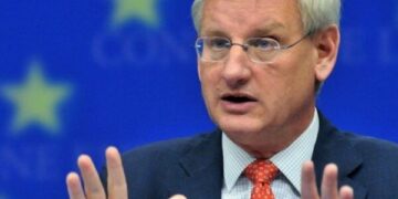 Carl Bildt: Procesi për anëtarësimin e Ballkanit Perëndimor ishte shumë i ngadaltë, por një fije shprese po shfaqet me Malin e Zi