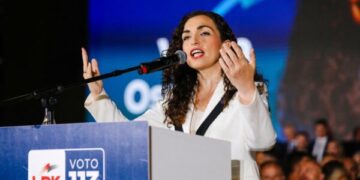 Vjosa Osmani: Kosova s’do të ishte ajo që është sot pa gratë, vendi s’mund të ecë përpara nëse ato përballen me pengesat që s’i meritojnë