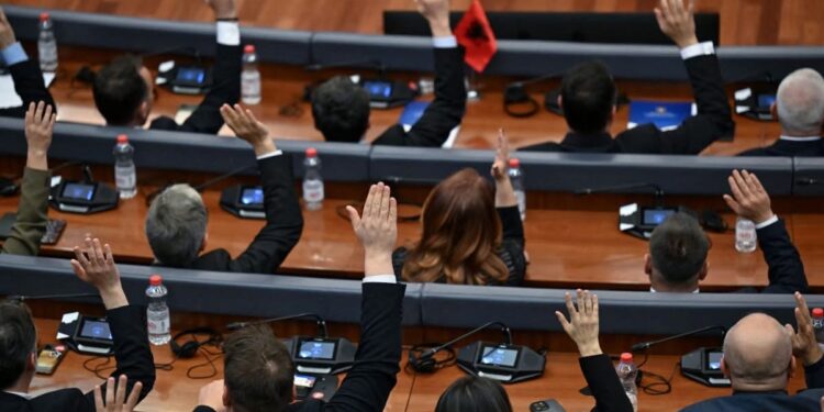 Analisti Vela “zbulon” si vota e diasporës pritet të ndryshojë mandatet në Kuvend
