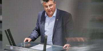 Vendimi për reduktim të trupave të KFOR-it, deputeti gjerman: Qetësia në shumë raste është mashtruese