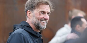 Klopp kritikon pauzat për freskim në Botëror: “Po i shërbejnë reklamave”