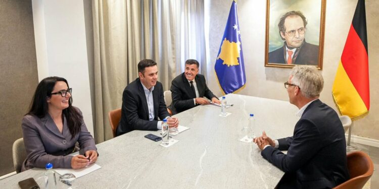 Abdixhiku pret ambasadorin gjerman: Vendi ka nevojë për stabilitet politik dhe institucional