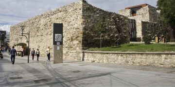 Vushtrria shënon Ditën e Çlirimit me homazhe, marsh dhe akademi solemne
