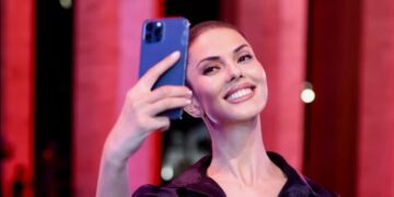 Agnesa Vuthaj mahnit me paraqitjen, vetëm tre muaj pas lindjes duket në super formë