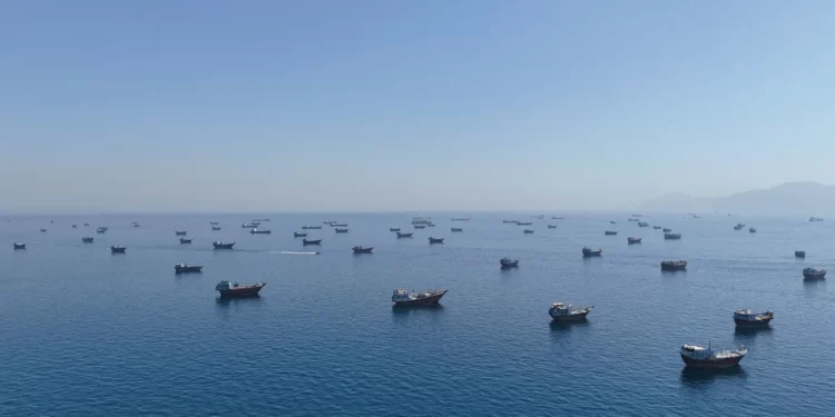 Irani mbyll Ngushticën e Hormuzit, akuzon SHBA-në dhe Izraelin për shkeljen e armëpushimit