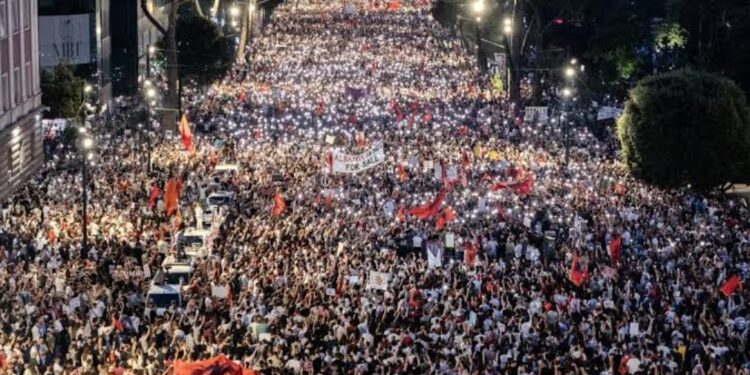 Protesta në Tiranë/ Një nënë raporton se fëmija i ka humbur në turmë