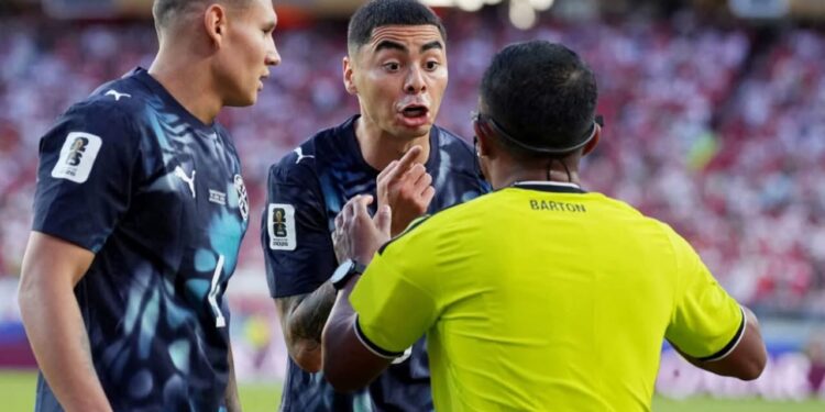 Skandal në Botëror| FIFA shkarkon komentatorin që “shpërtheu” ndaj arbitrit në transmetim