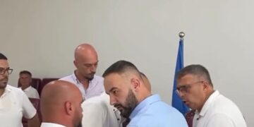“Cila parti bre? Trus bon aty” – Përplasje e ashpër verbale mes asamblistëve të LDK-së dhe VV-së në Gjilan