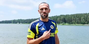 Muriqi shihet emocional pas rikthimit të Fenerbahçe