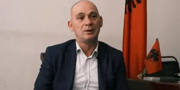 Humolli pas deklaratës së Gjinit: ‘Edhe unë i pata disa kushte kur hyra në listën e LVV-së për deputet, asnjëra nuk u realizu!