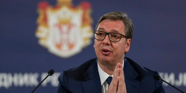 Vuçiq njofton dorëheqjen: Do të jem president vetëm për disa javë