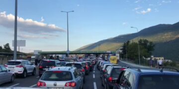 Fluks i lartë lëvizjesh, ja sa kosovarë kaluan pikën kufitare të Morinës brenda 12 orëve