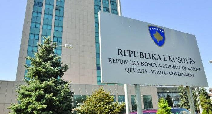 Shteti pagoi gati 470 mijë euro rroga për 61 punëtorë të Ministrisë së Mjedisit pa shkuar në punë