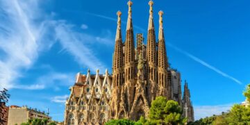 Pas 144 vitesh, përfundon ndërtimi i Sagrada Família
