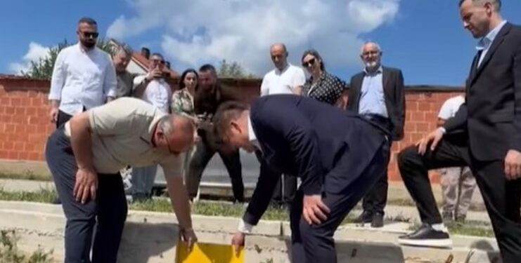 U tallën me të, Armend Muja fshin videon ku u tregua fort ceremonial me Bulliqin për hapjen e ‘vades’