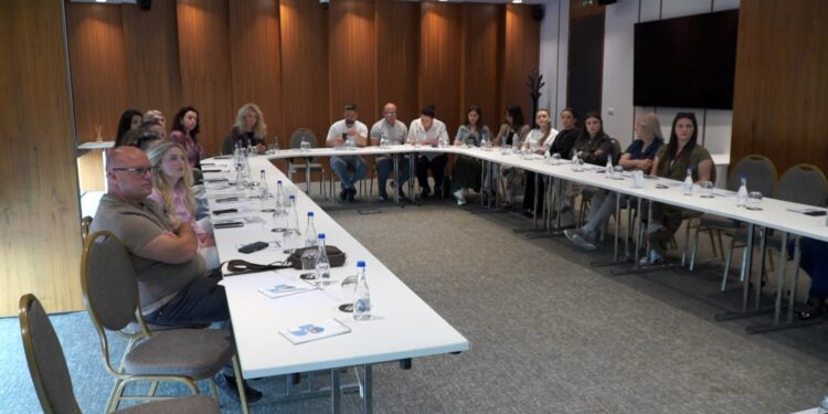 KosovaMed organizon trajnim psiko-social për stafin, me fokus mirëqenien dhe reziliencën në vendin e punës