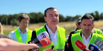 Kurti i cilëson ‘‘lajme të rrejshme’’ pretendimet se VV’ja do të protestojë kundër gazit amerikan
