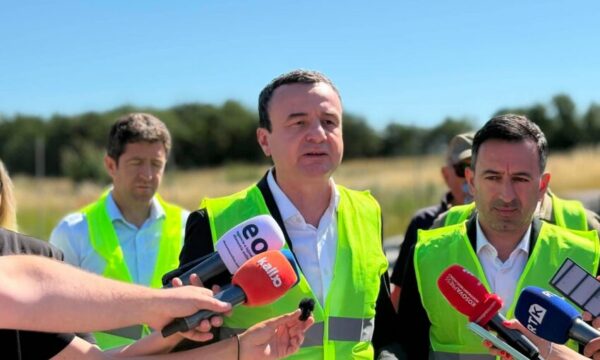 Kurti i cilëson ‘‘lajme të rrejshme’’ pretendimet se VV’ja do të protestojë kundër gazit amerikan
