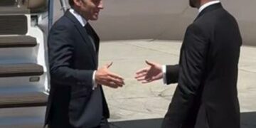 Macron mbërrin në Mal të Zi, pritet nga Milatoviq