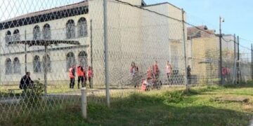 Arratisen 2 persona nga Qendra Korrektuese e Lipjanit, policia i kap dhe i kthen pas grilave