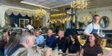 Rrahman Rama bashkëbisedon me aktivistet e PDK-së: Po i thonë STOP krizës dhe keqqeverisjes