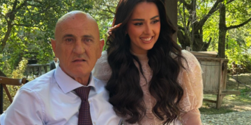 Sala Jashari prek me fjalët për axhën e saj, Sahit Jasharin