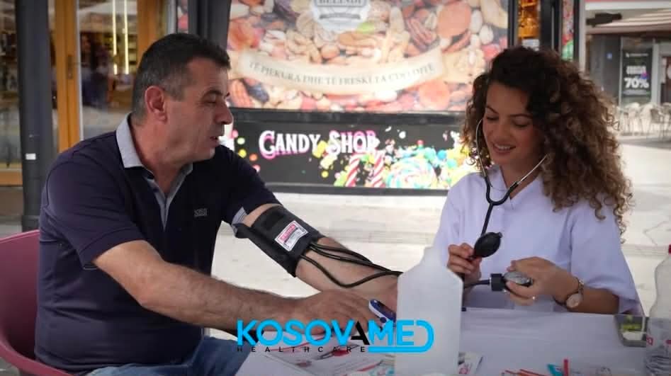 KosovaMed me aktivitet në Prizren  qytetarët patën mundësi të kryejnë matje shëndetësore falas  VIDEO 