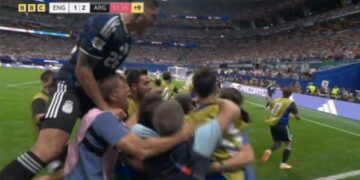 Ndeshja spektakolare, Argjentina në FINALE
