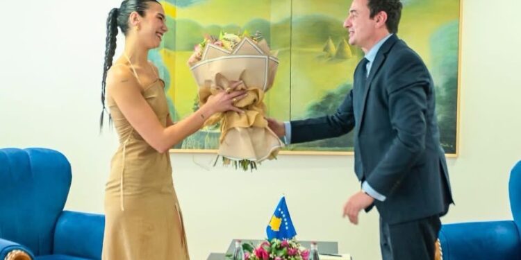 Katër vjet më parë Kurti ishte kundër “Sunny Hill”, sot thotë se është një nga ngjarjet kryesore kulturore