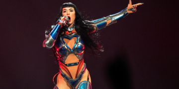 Katy Perry ngjitet sonte në skenën e “Sunny Hill Festival”