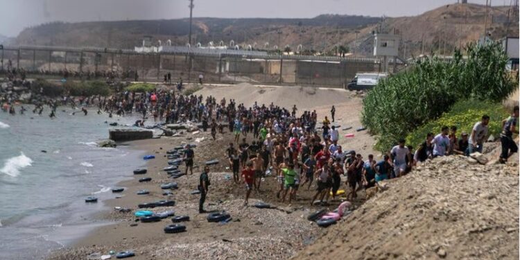 Finlanda dhe Austria mbështesin Italinë për mbylljen e kufijve të Schengenit pas fluksit të emigrantëve në Spanjë