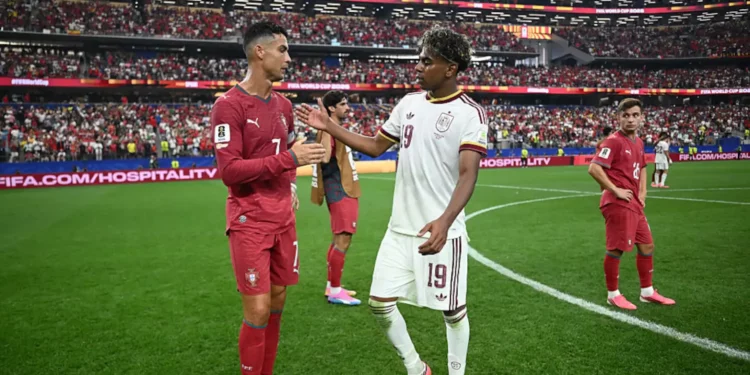 Spanja thumbon Cristiano Ronaldon gjatë festës së Kupës së Botës: Pino ka një trofe që Ronaldo nuk e ka