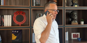 Hamza në telefon me Thaçin pas caktimit të datës së aktgjykimit: Biseda përfundoi me shpresën se shumë shpejt do të shihemi në Kosovë