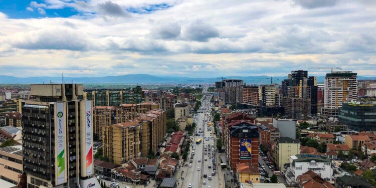 Raporti i BQK-së – Më shumë importe, inflacion më i lartë, deficit tregtar e rënie në eksporte të mallrave – ekonomia e Kosovës në vitin 2025
