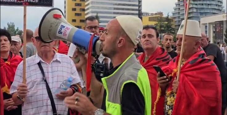 Nis grumbullimi i qytetarëve në sheshin ‘Skënderbej’ për protestën e 36 radhazi kundër qeverisë