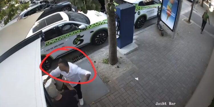 Mafiozi i ilaçeve Nadir Çausholli kanos një biznesmen te Sky Tower, kundërshton policinë për t’a shoqëruar