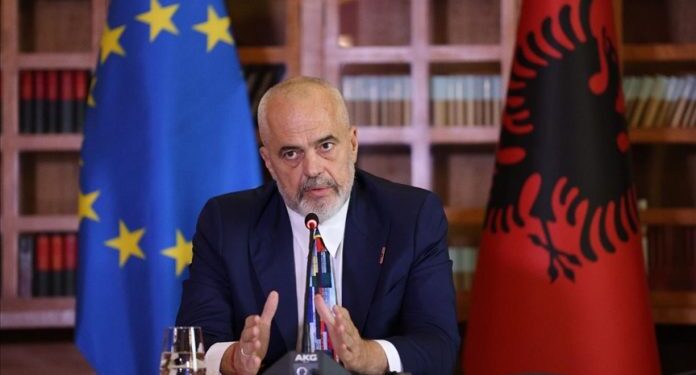 Rama komenton protesta: Tufa sorrash dhe laraskash më akuzojnë mua që po sulmoj popullin
