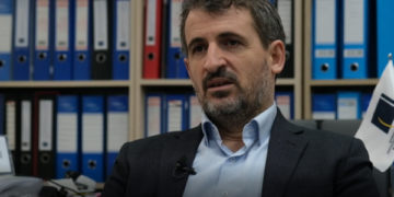 Miftaraj për Kosovën: Derisa fqinjët avancojnë në BE, këtu debati sillet rreth skandaleve
