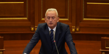 Qalaj: Polici nuk mund të mbetet pa uniformë për 4–5 vjet, pagat janë të ulëta