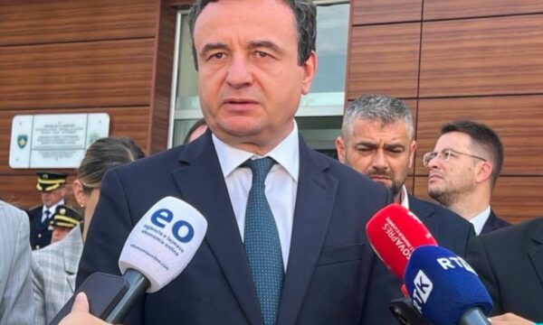 Kurti pas homazheve te memoriali i policëve të rënë në detyrë: Kosova është më e sigurt se kurrë