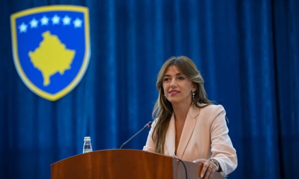 Haxhiu ia ofron Francës ndihmën e Kosovës në përballjen me zjarret