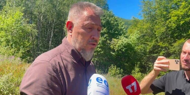 Lushtaku pas vizitës në Zubin Potok: Arrestimet e serbëve për krime lufte duhet të vazhdojnë