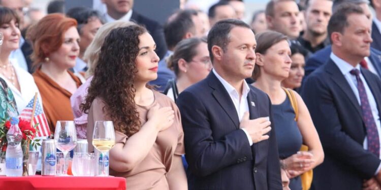 Osmani për pritjen në ambasadën amerikane: Për 250 vjetorin e shtetit që na u gjend pranë në kohë të vështira