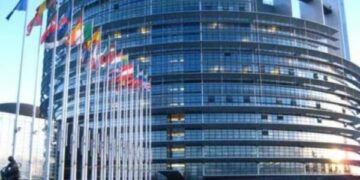 Parlamenti Evropian: Serbia duhet t’i normalizojë marrëdhëniet me Kosovën