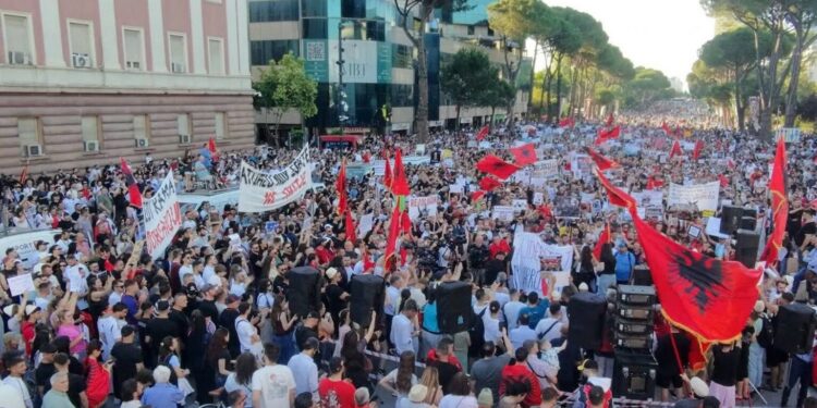 Protesta qytetare në Tiranë, dita e 46-të e tubimit para Kryeministrisë
