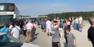 Bllokohen mërgimtarët në kufirin Kroaci-Serbi, nuk iu lejohet lëvizja – kërkojnë ndërhyrjen e shtetit